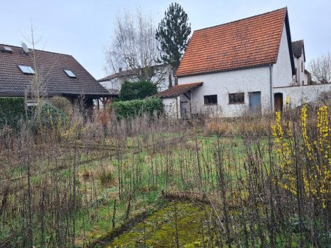 Erzhausen, 1- bis 2 Familienhaus mit Bauplatz und Scheune, 64390 Erzhausen, Haus