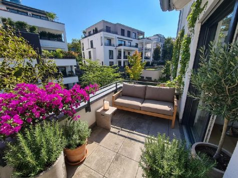 Charmante 2-Zi.-ETW mit Balkon und TG Platz in bevorzugter Wohnlage von Frankfurt-Sachsenhausen, 60598 Frankfurt, Etagenwohnung