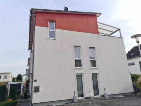 Weiterstadt, elegante und neuwertige Doppelhaushälfte in beliebter Wohnlage, 64331 Weiterstadt, Haus